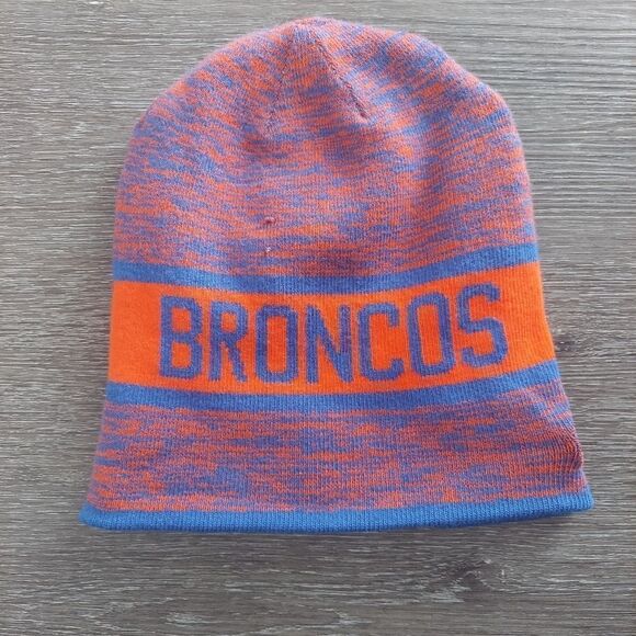 Nike Reversible Broncos Beanie - Picture 3 of 6